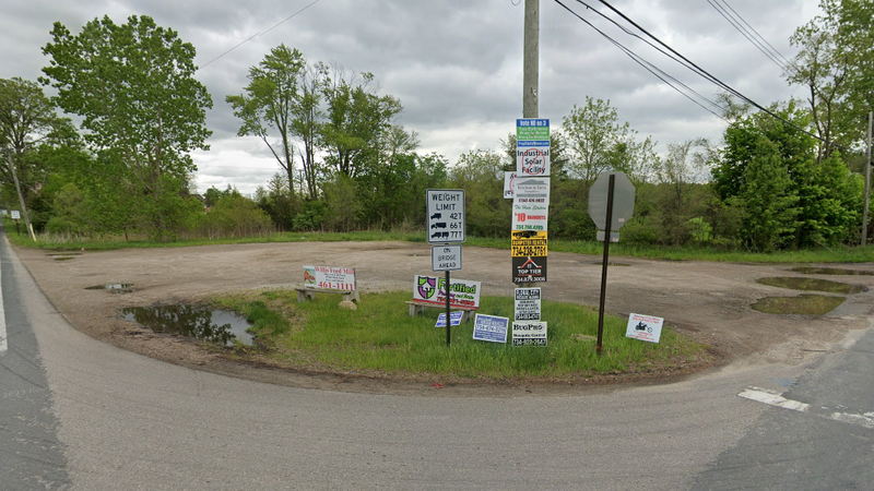 McKenzie Market (Gulf Gas Station) - 2024 Empty Lot